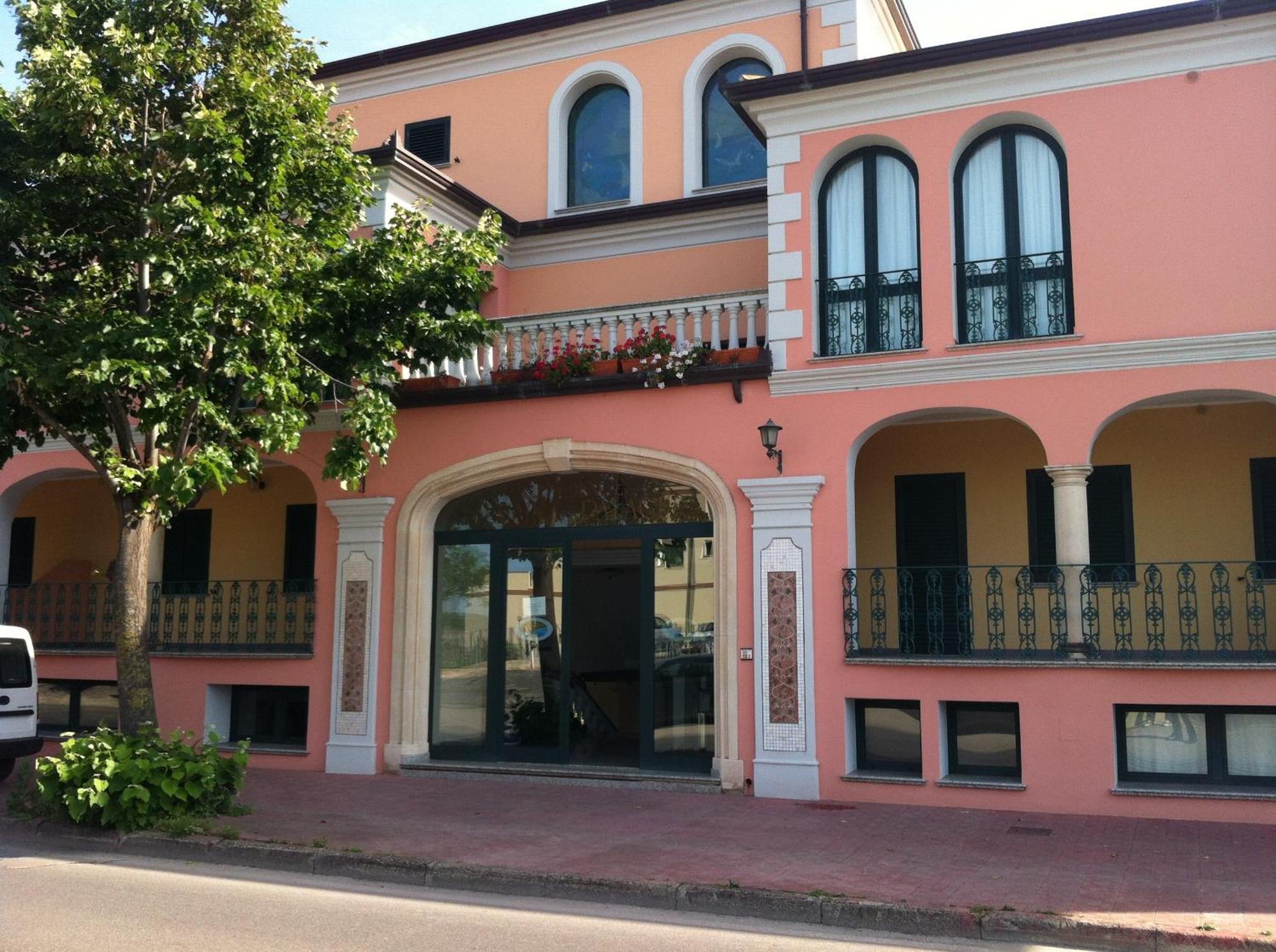 Residence Marina Palace Orosei Exterior foto